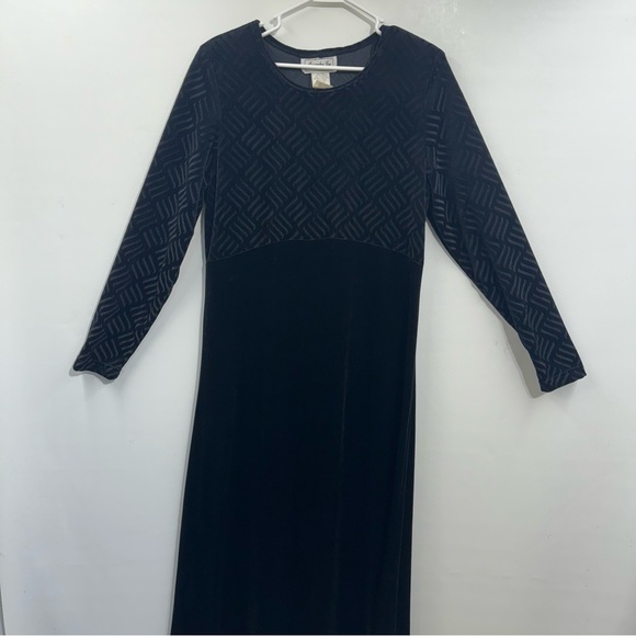 Alexandra Lee Vintage Maxi Dress Black Velvet Velour Size 14. Fits like a 12 - Picture 1 of 7